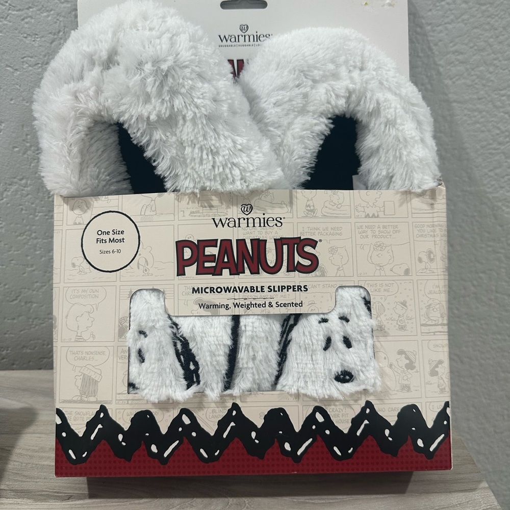 Warmies Peanuts Microwavable Slippers snoopy